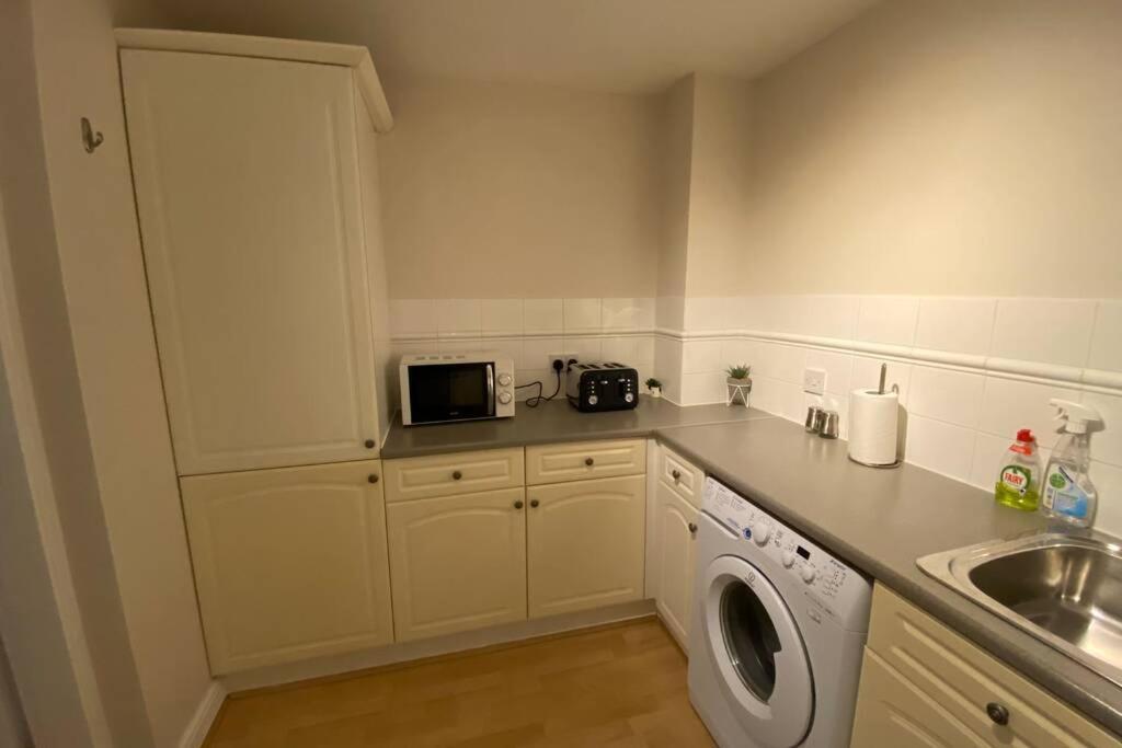 Marie'S Serviced Apartment E, 2Bedroom City Stay With River View Bedford Exterior photo